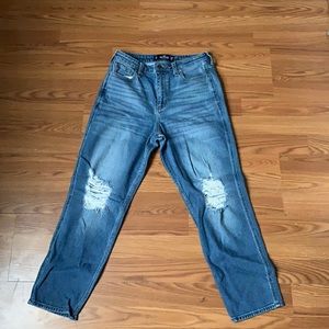 Hollister 9R ripped ultra high rise mom jeans w29 l27